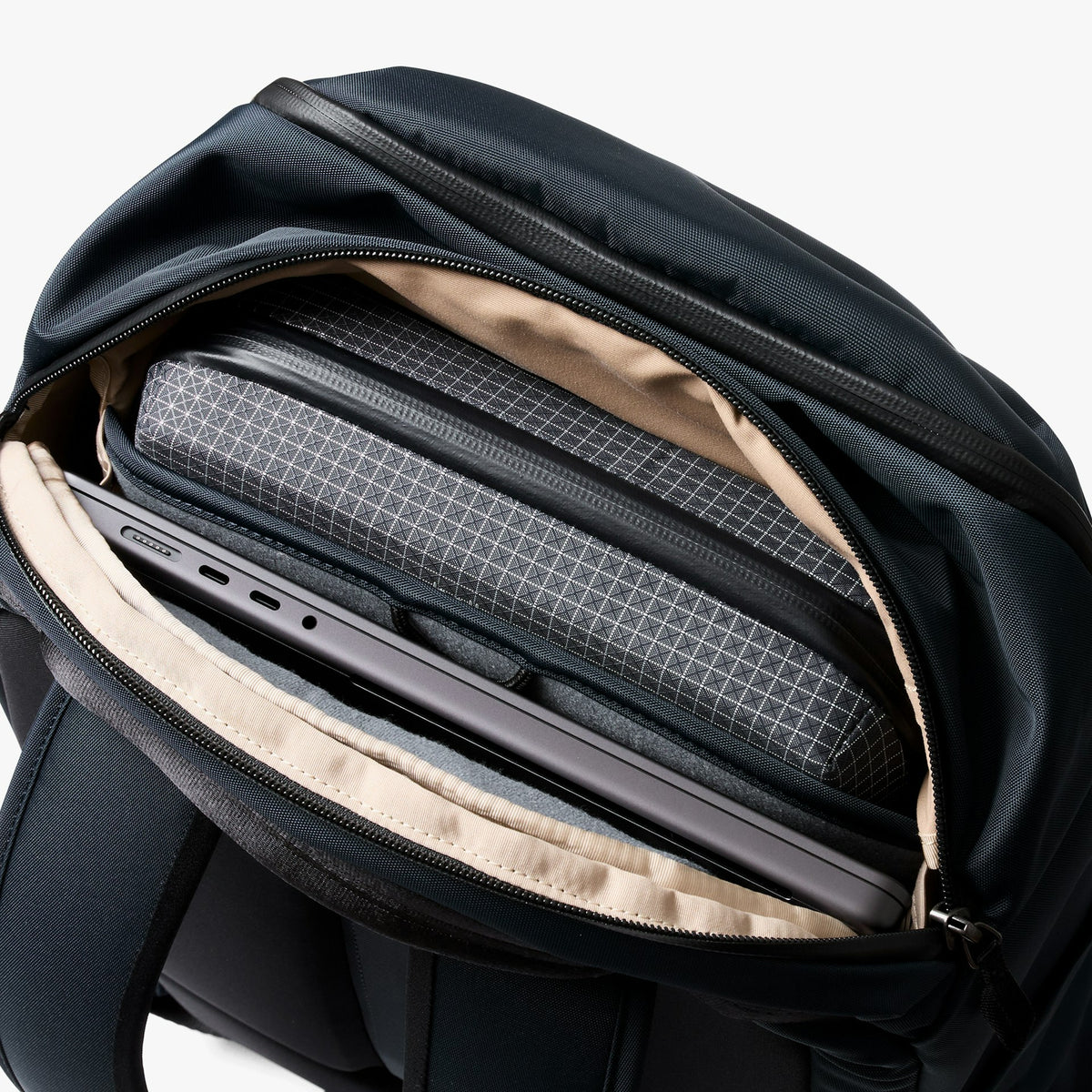 Transit Workpack 26L - US 9028