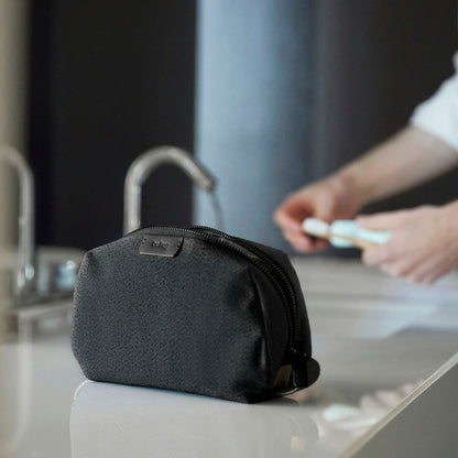 Toiletry Kit - US 8635